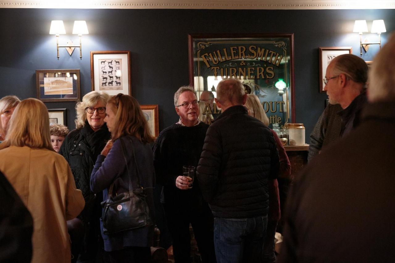 The Three Horseshoes East Worldham Alton  Extérieur photo