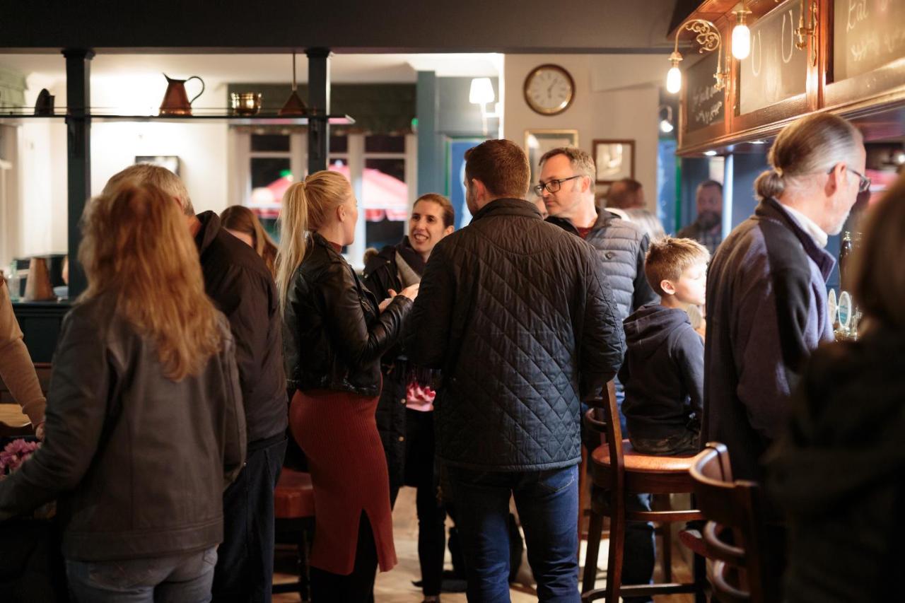The Three Horseshoes East Worldham Alton  Extérieur photo