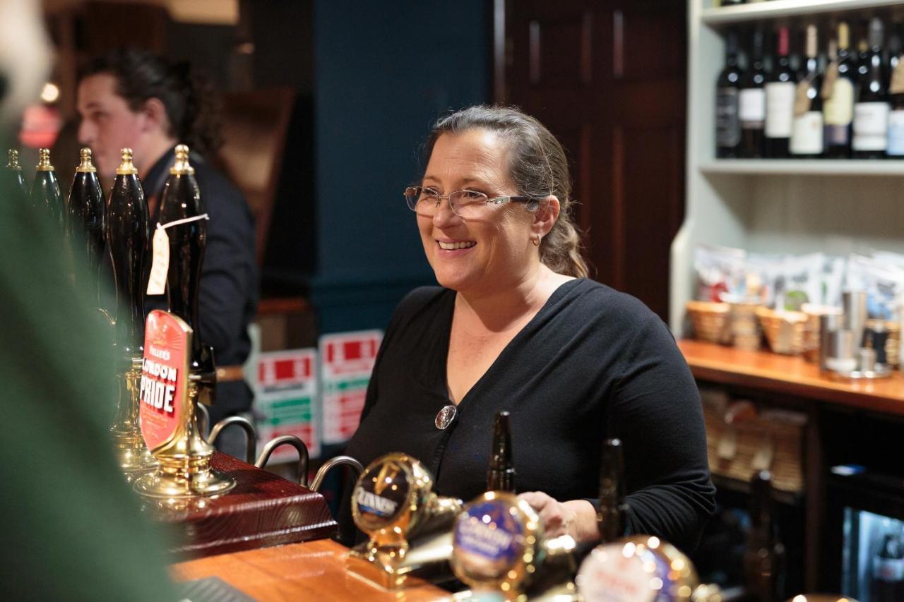 The Three Horseshoes East Worldham Alton  Extérieur photo