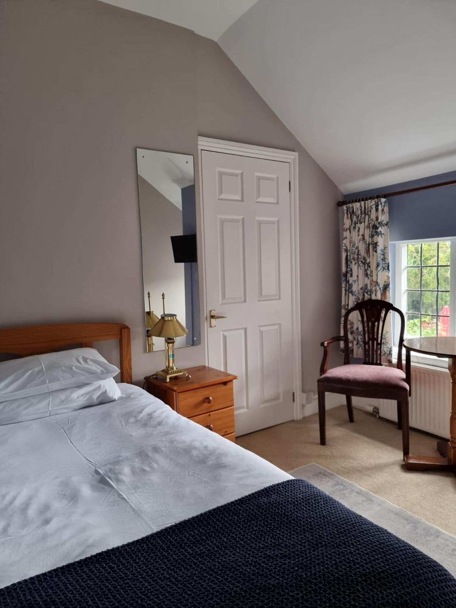The Three Horseshoes East Worldham Alton  Extérieur photo